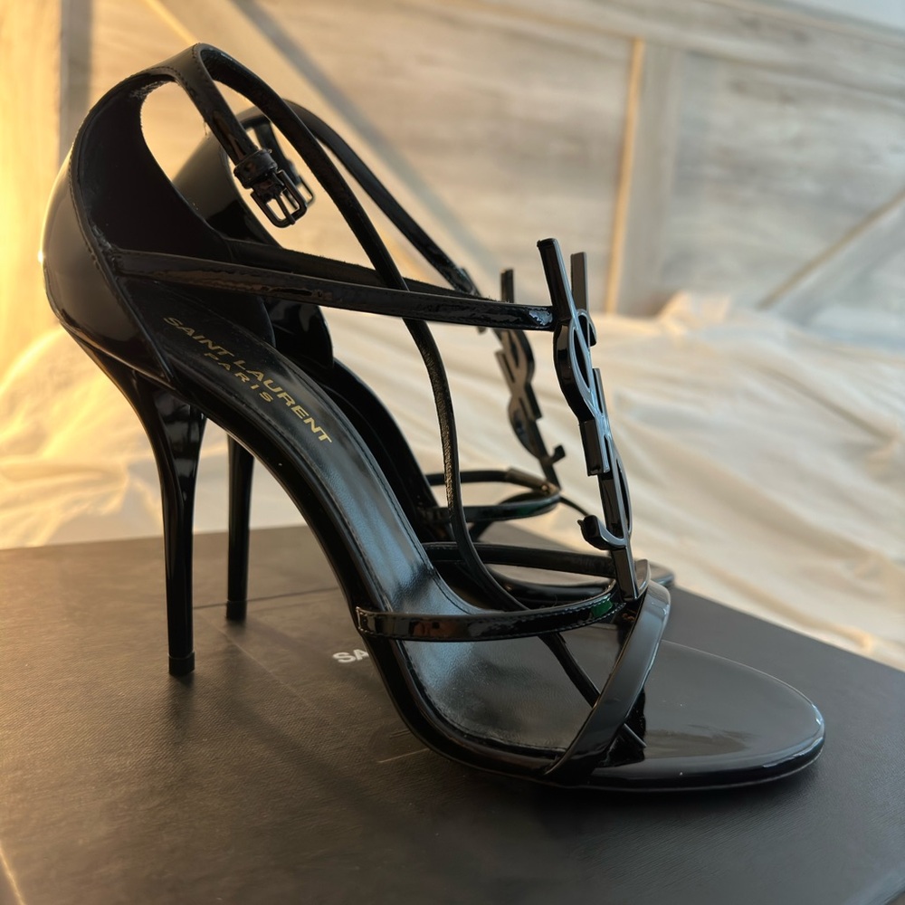 Yves Saint Laurent Cassandra heels